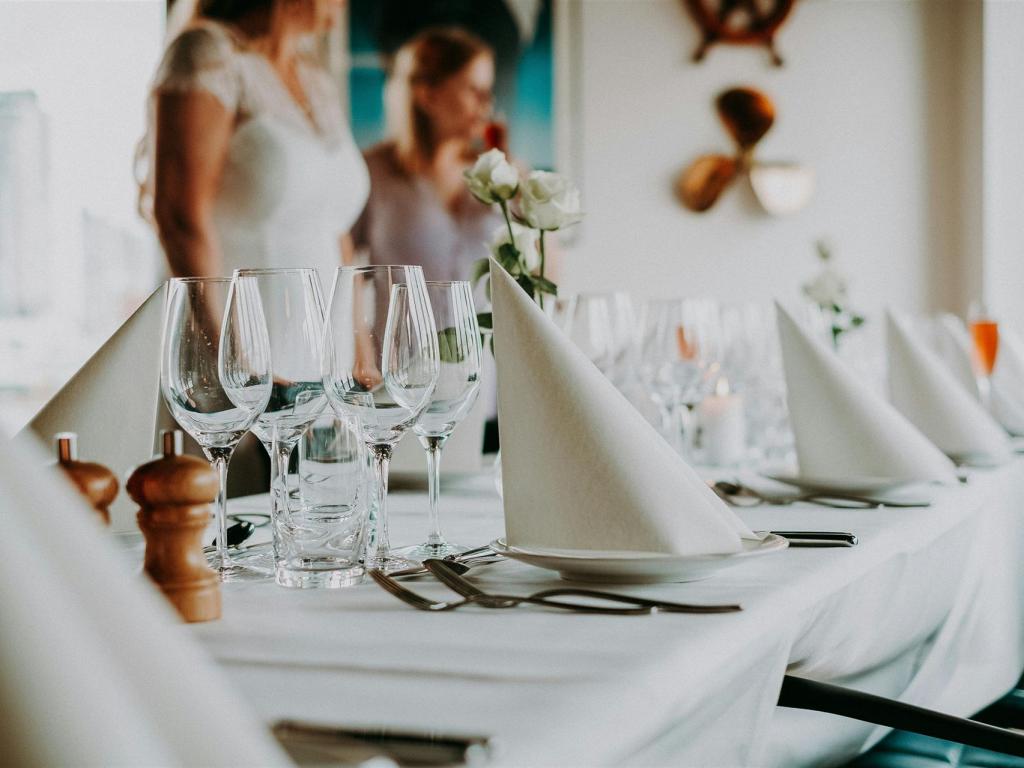 Kostenloses Stock Foto zu abendessen, anordnung, bankett